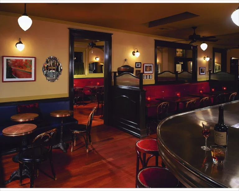 Underwood Bar and Bistro, a dog-friendly restaurant in Graton, California