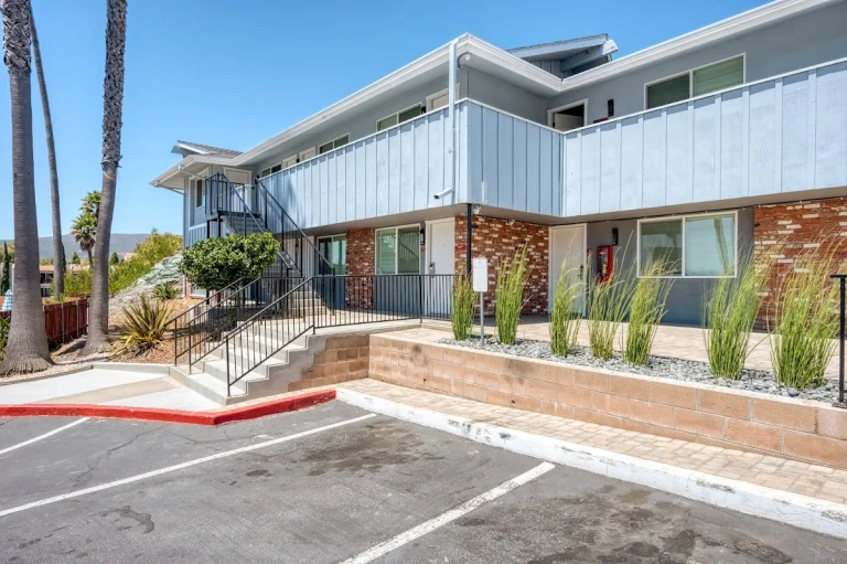 Vagabond Inn San Luis Obispo, a dog-friendly hotel in San Luis Obispo, California