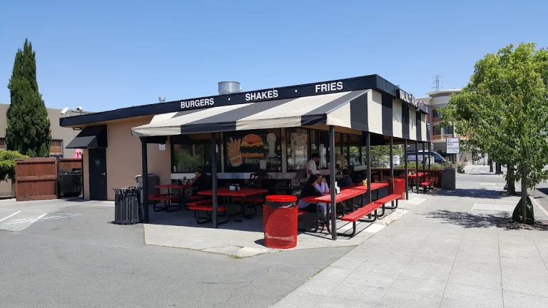 Walnut Park Grill, Petaluma