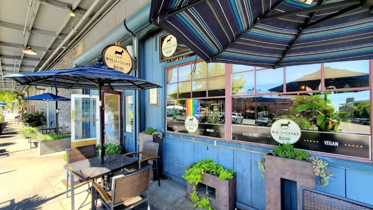 Wild Goat Bistro, a dog-friendly restaurant in Petaluma, California