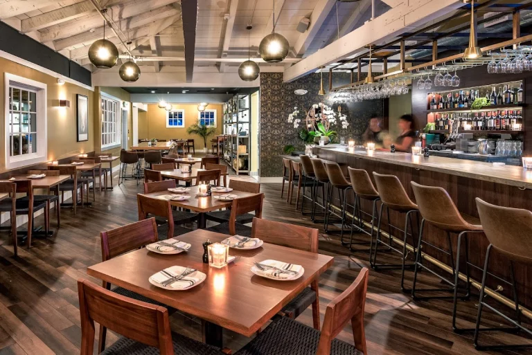 Willi’s Wine Bar, a dog-friendly restaurant in Santa Rosa, California