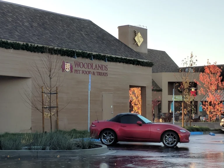 Woodlands Pet Food & Treats, Greenbrae