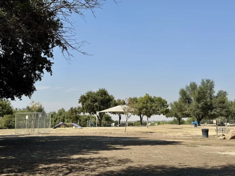 Woodward Park Dog Park, a dog-friendly accessible destination in Fresno, California