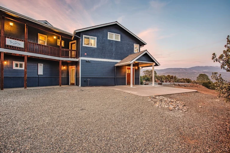 Yosemite Sierra View B&B, a dog-friendly lodging in Oakhurst, California