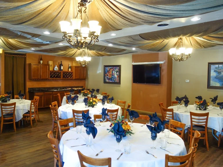 Zinfandel Grille, a dog-friendly restaurant in Sacramento, California