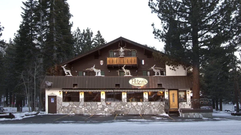 Petra’s Bistro