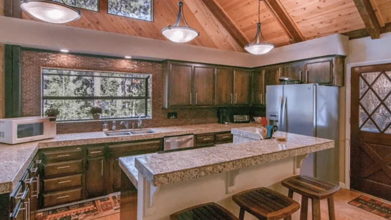 Tahoe Truckee Vacation — dog-friendly vacation rentals in Truckee