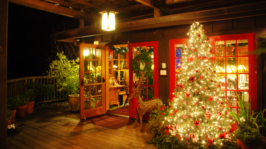 lit Christmas tree outside the Stanford Inn