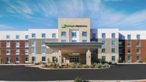 exterior of Holiday Inn Express & Suites Oakhurst-Yosemite Park Area