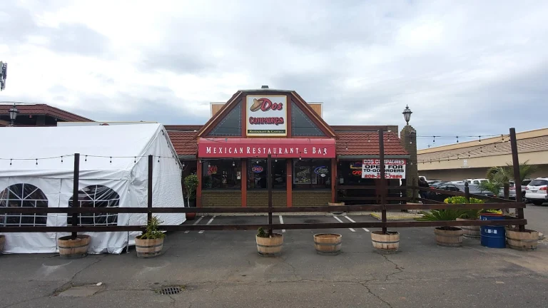 Dos Compadres Restaurant & Bar