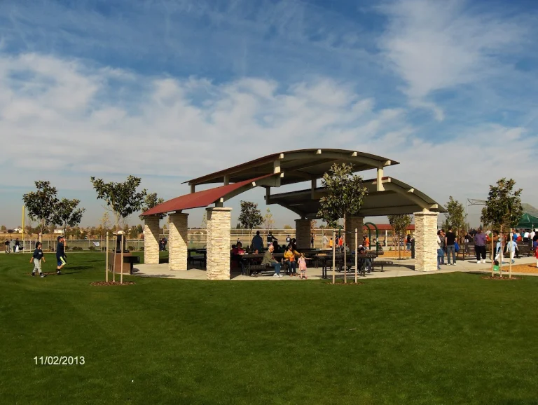North Natomas Regional Park, a dog-friendly hiking trail in Sacramento, California