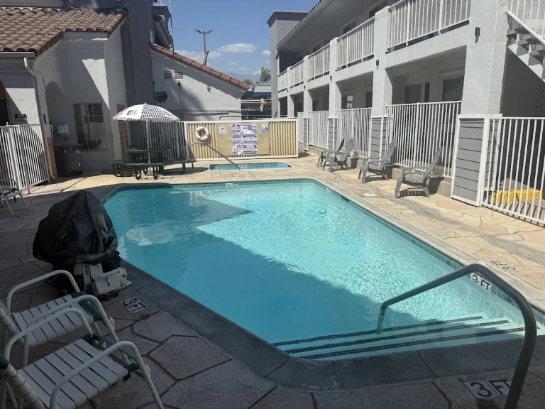 Country Inn Ontario, a dog-friendly hotel in Ontario, California