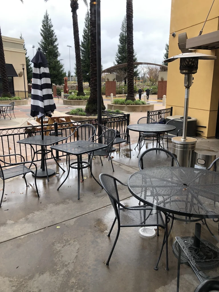 The Mimosa House, a dog-friendly restaurant in Roseville, California