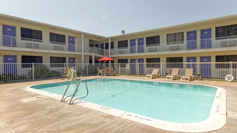 Motel 6 Chico, a dog-friendly hotel in Chico, California