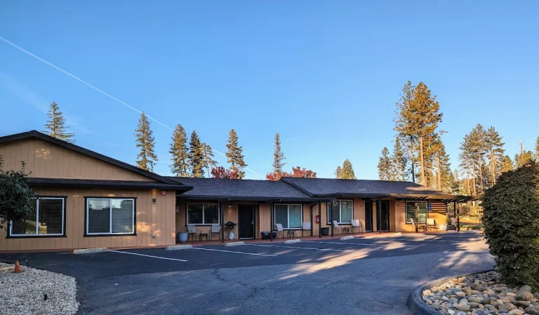Ponderosa Gardens Motel, a dog-friendly hotel in Paradise, California
