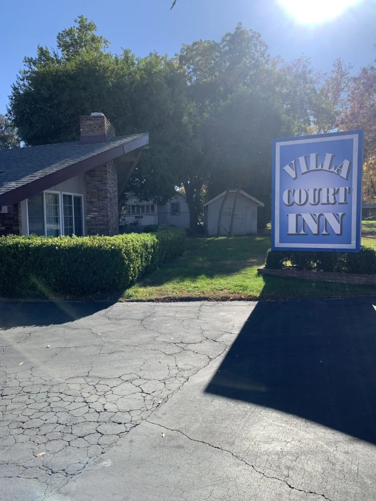 Villa Court Inn