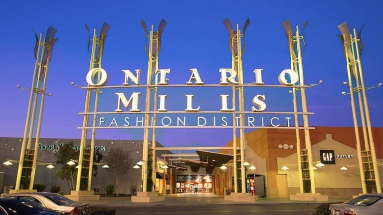 Ontario Mills Fashion District. Photo by Greater Ontario Convention and Visitors Bureau.
