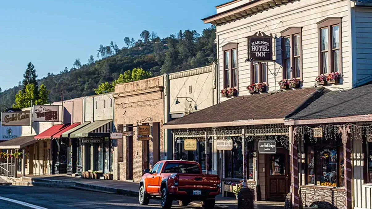 Photo by Yosemite.com.