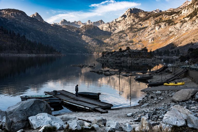 Lake sabrina, sierra nevadas