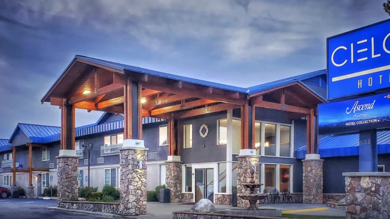 Cielo Hotel Bishop-Mammoth