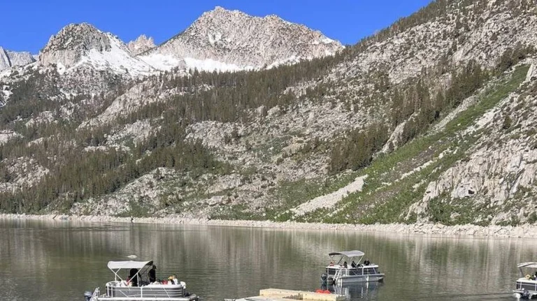South Lake, a dog-friendly lake in Bishop, California
