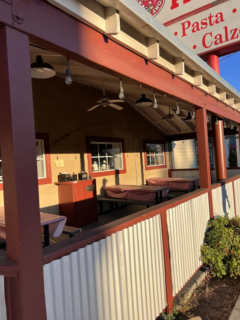 Pizza Factory (Bishop), a dog-friendly restaurant in Bishop, California
