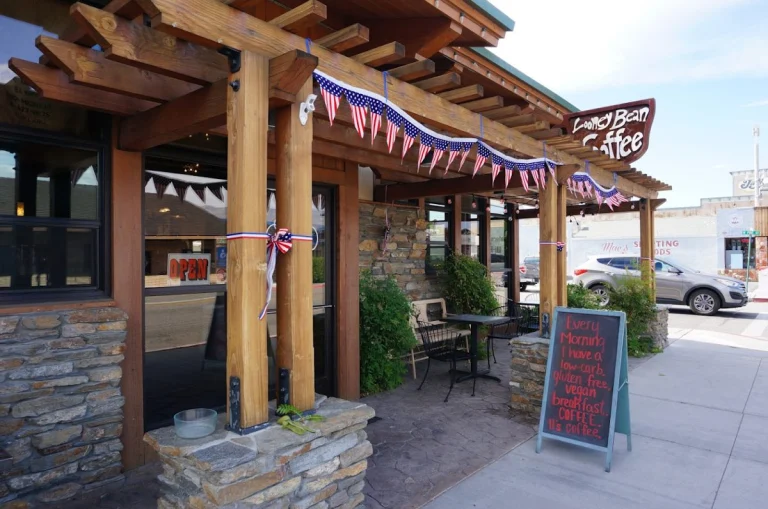 The Looney Bean, a dog-friendly restaurant in Bishop, California