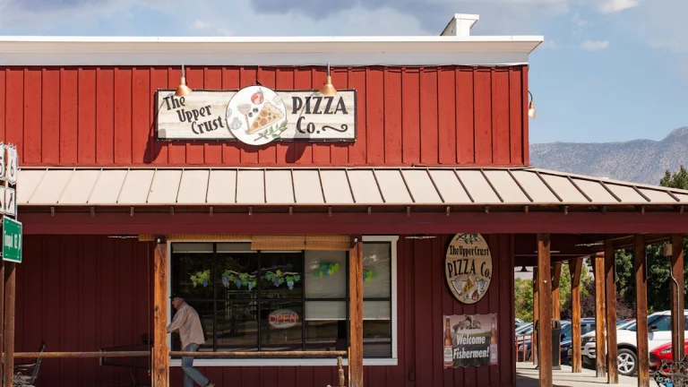 Upper Crust Pizza Co., a dog-friendly restaurant in Bishop, California