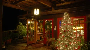 Stanford-Inn-holidays-decor