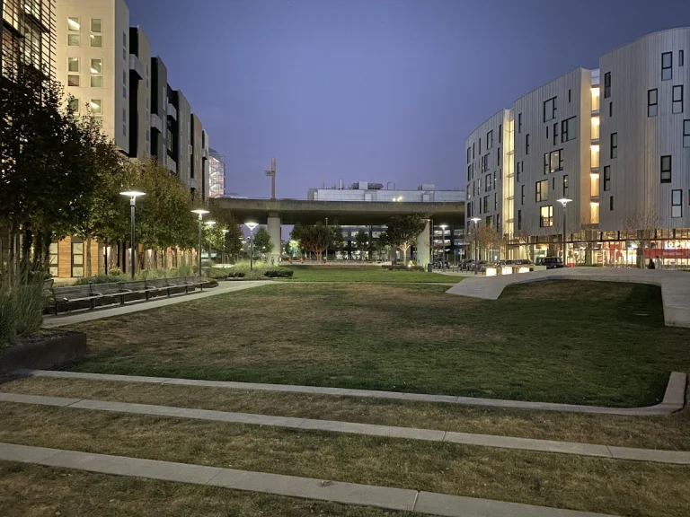 Daggett Plaza Dog Run, a dog-friendly dog park in San Francisco County, California