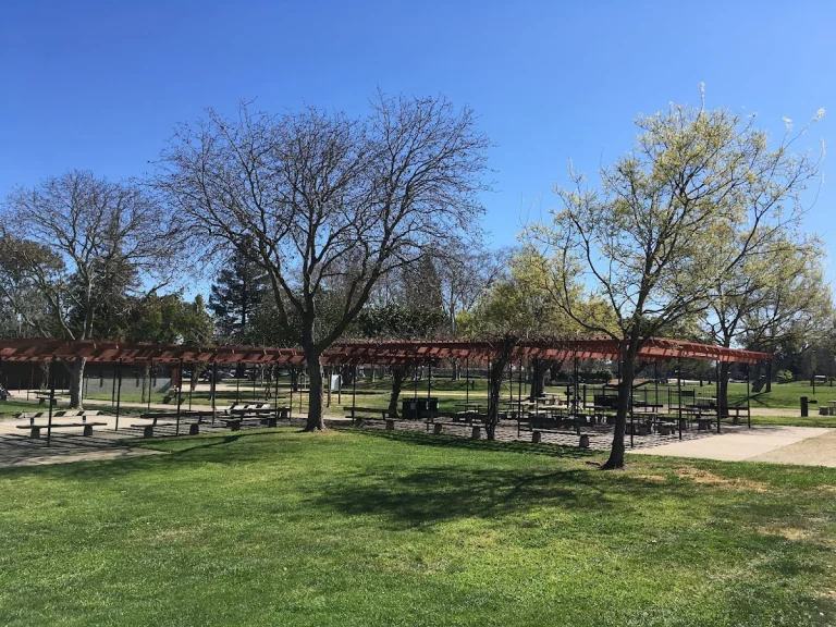 Mitchell Park Dog Park, a dog-friendly dog park in San Mateo County, California