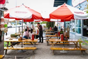 New England Lobster Market & Eatery, a dog-friendly destination in Burlingame, California