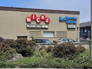 Nick's Rockaway, a dog-friendly destination in Pacifica, California