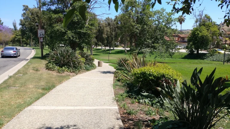Phillips Paw Park, a dog-friendly dog park in San Bernardino County, California