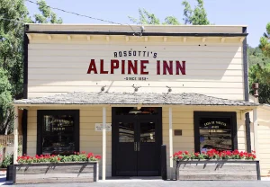 Rossotti’s Alpine Inn, a dog-friendly destination in Portola Valley, California