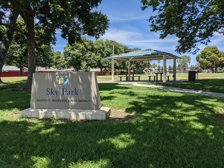Sky's Dog Park, a dog-friendly dog park in Sacramento County, California