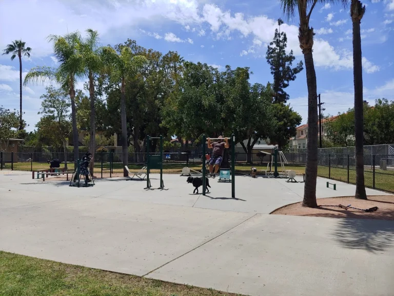Wells Dog Park, a dog-friendly dog park in San Diego County, California
