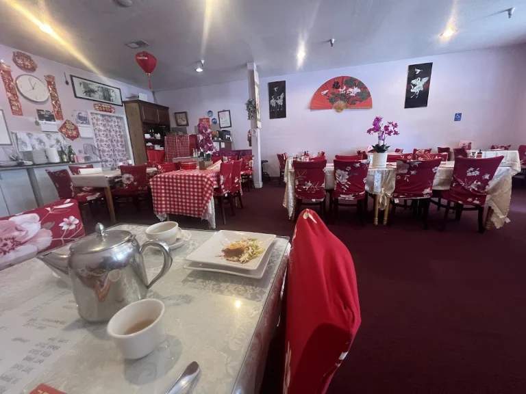 Amy's Drive Thru, a dog-friendly restaurant in Rohnert Park, California