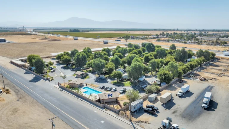 Bakersfield RV Travel Park