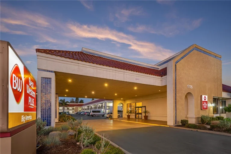 Best Western Plus Big America, a dog-friendly hotel in Santa Maria, California