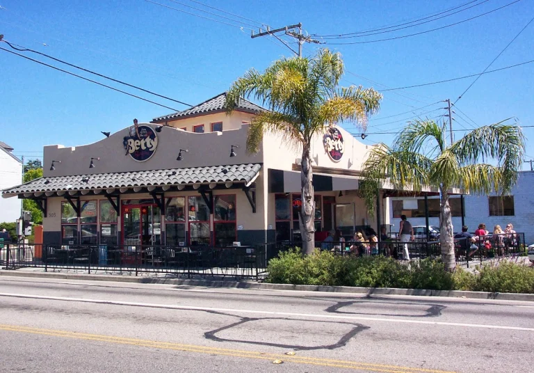 Betty Burgers – Midtown
