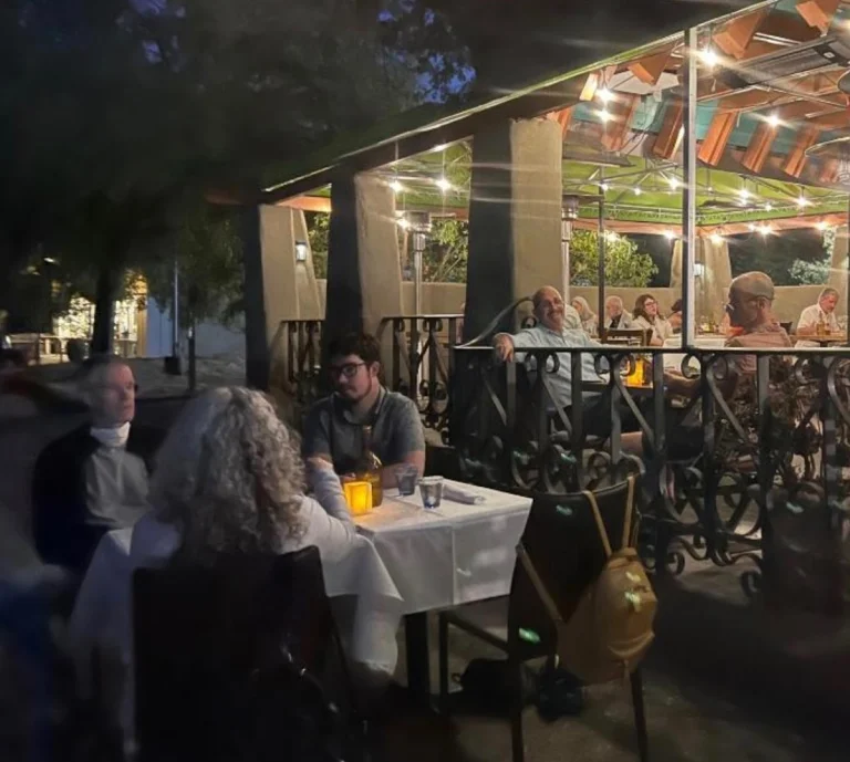 Bistro Viz, a dog-friendly restaurant in San Anselmo, California
