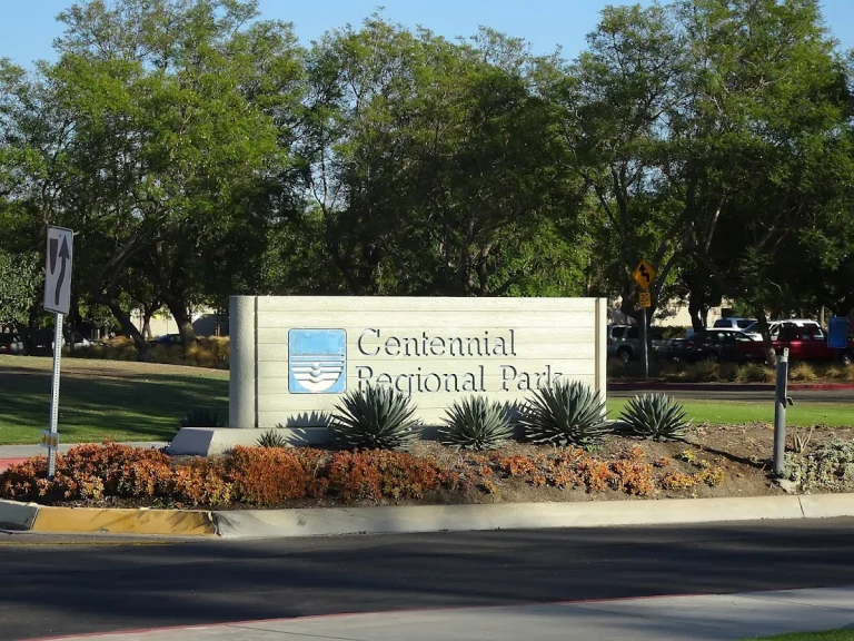 Bonaire/Edinger Trail, a dog-friendly hiking trail in Huntington Beach, California
