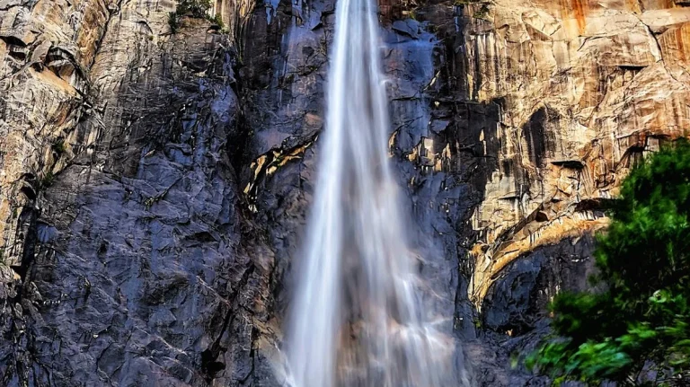 Bridalveil Falls Trailhead