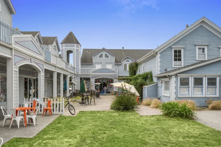 BytheSea Inn