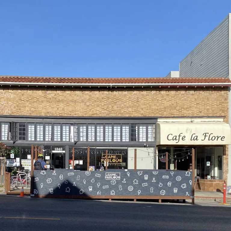 Café Flore, a dog-friendly restaurant in San Francisco, California