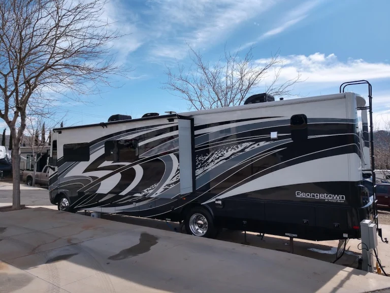 Californian RV Resort, a dog-friendly campground in Acton, California