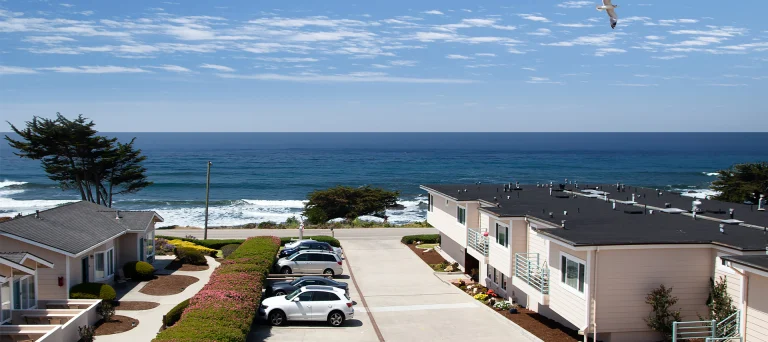 Cambria Landing Inn & Suites