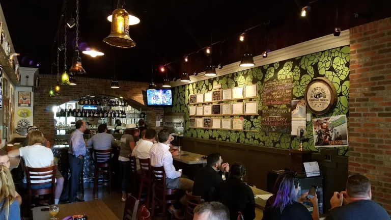 Capital Hop Shop, a dog-friendly restaurant in Sacramento, California