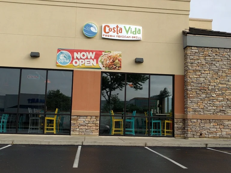 Costa Vida Fresh Mexican Grill, a dog-friendly restaurant in Rancho Cordova, California